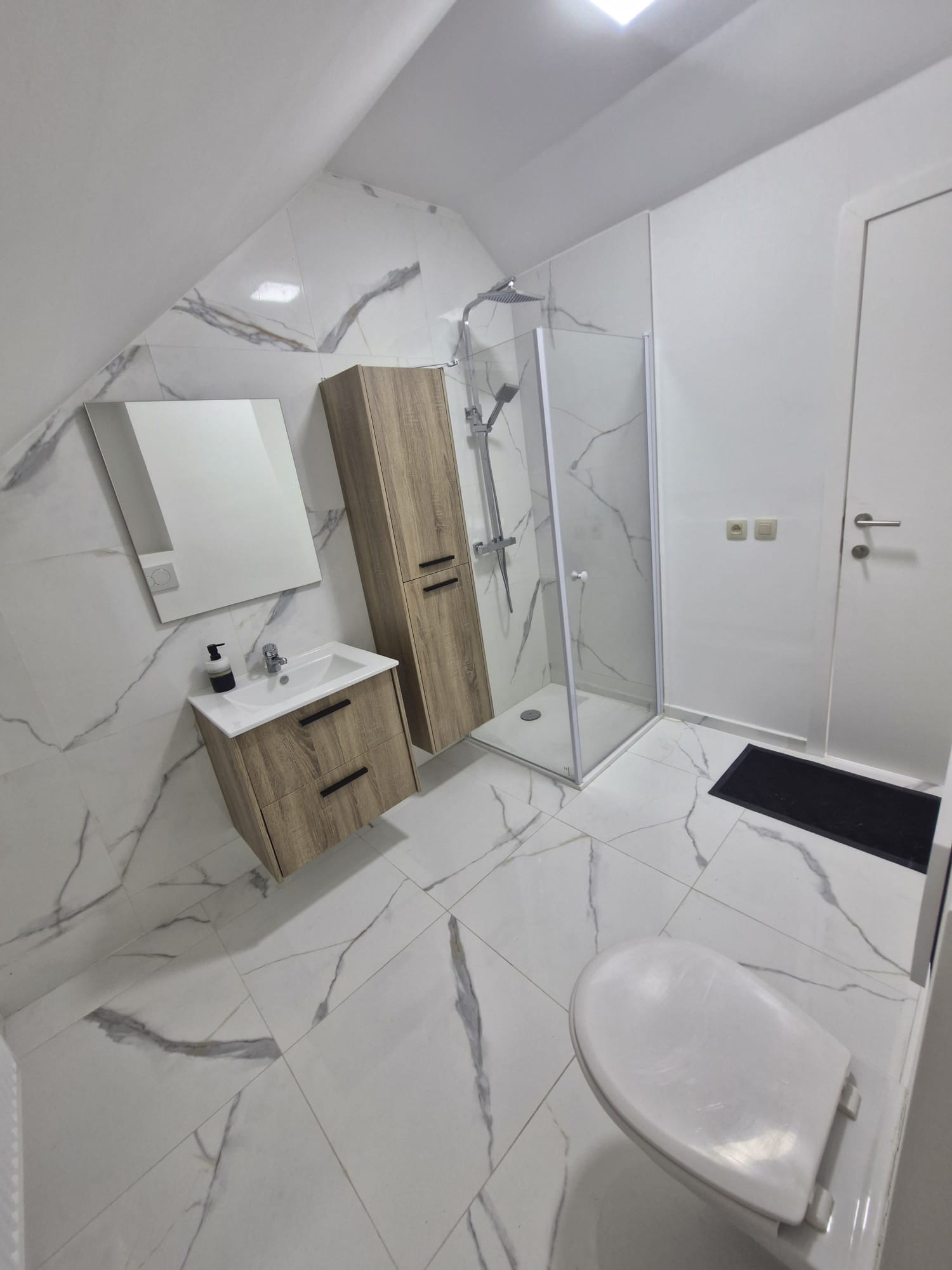 Chambre en colocation dans un duplex lumineux Bruxelles/Atomium — photo 4