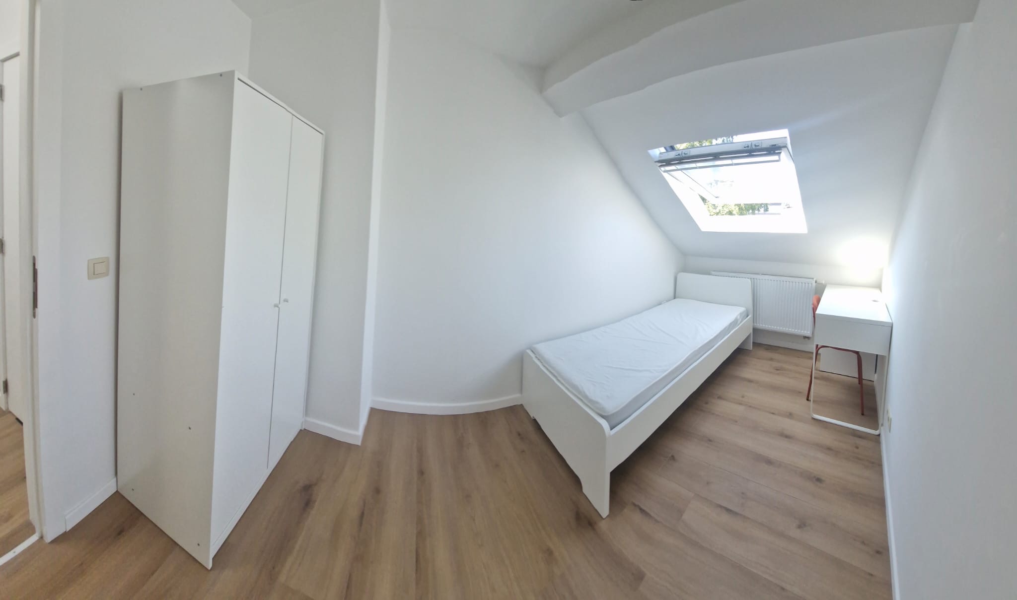 Chambre en colocation dans un duplex lumineux Bruxelles/Atomium — photo 5